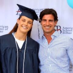 Naia, la hija de Aitor Ocio y Laura Sánchez, cumple 18 años y se descubre su rostro