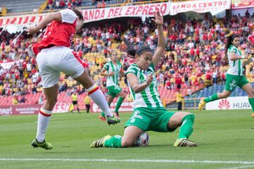 Con gol de Lorena Bedoya y doblete de Estefanía González, Atlético Nacional venció 3-2 a Santa Fe y accede a la final de la Liga Águila Femenina.