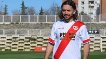 Centrocampista defensivo de Necaxa, procedente de España.