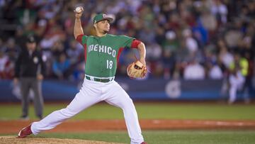 Roberto Osuna en un juego de M&eacute;xico