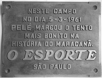 El 5 de marzo de 1961, Pelé anotaba el que ha sido considerado como el gol más bonito de la historia de Maracaná y que todavía es recordado con una placa en el estadio.
