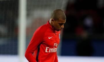 Paris St Germain's Kylian Mbappe warms up