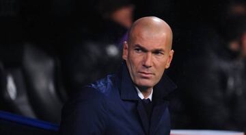 Real Madrid manager Zinedine Zidane looks on before the La Liga match between Real Madrid CF and Real Sociedad de Futbol at the Bernabeu on January 29, 2017 in Madrid, Spain.