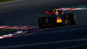 MONTMELO, SPAIN - MARCH 02: Max Verstappen of the Netherlands driving the (33) Red Bull Racing Red Bull-TAG Heuer RB13 TAG Heuer on track during day four of Formula One winter testing at Circuit de Catalunya on March 2, 2017 in Montmelo, Spain. (Photo by Dan Istitene/Getty Images)