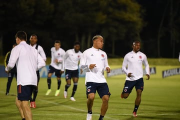 Este lunes fue el primer entrenamiento completo con 15 de los 25 jugadores disponibles, pues Borja fue reportado con lesión desde Gremio.