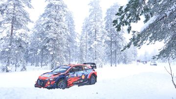 Ott Tanak con el Hyundai en Finlandia.