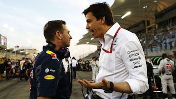 Wolff y Horner en la parrilla de salida de un gran premio de F1.