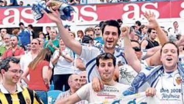 <b>PASIÓN TOTAL. </b>El público quiere vestir La Romareda de blanco para dar la bienvenida al ascenso y alentar a los futbolistas en el partido definitivo.