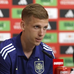 Olmo abre una puerta a dejar el Leipzig: “Estamos abiertos a opciones”