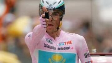 Contador a su llegada a la meta de Milán