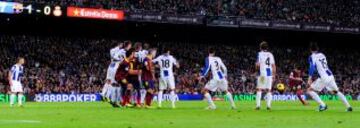 Barcelona-Espanyol. Messi en el lanzamiento de una falta.