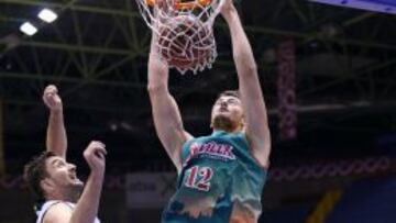 Henton y MVP Oriola impulsan al Sevilla tras una prórroga