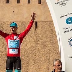 Lutsenko iguala a Froome en Omán y Nizzolo gana la etapa