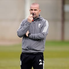 El rompecabeza de Paco para sustituir a Gumbau