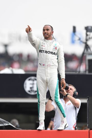 Hamilton celebrando su increíble remontada en Alemania. 