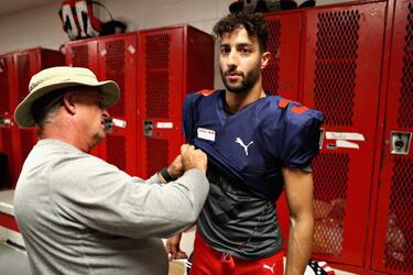 Verstappen y Ricciardo 'fichan' por el fútbol americano