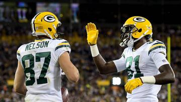GREEN BAY, WI - SEPTEMBER 28: Jordy Nelson #87 and Geronimo Allison #81 of the Green Bay Packers celebrate after Nelson scored a touchdown in the third quarter against the Chicago Bears at Lambeau Field on September 28, 2017 in Green Bay, Wisconsin. Stacy Revere/Getty Images/AFP
== FOR NEWSPAPERS, INTERNET, TELCOS & TELEVISION USE ONLY ==