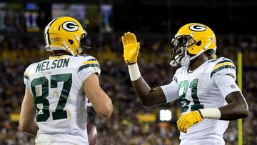 GREEN BAY, WI - SEPTEMBER 28: Jordy Nelson #87 and Geronimo Allison #81 of the Green Bay Packers celebrate after Nelson scored a touchdown in the third quarter against the Chicago Bears at Lambeau Field on September 28, 2017 in Green Bay, Wisconsin.   Stacy Revere/Getty Images/AFP
 == FOR NEWSPAPERS, INTERNET, TELCOS &amp; TELEVISION USE ONLY ==