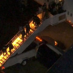 Vídeo: Nicolás Maduro aterriza en Nueva York, baja esposado y resguardado