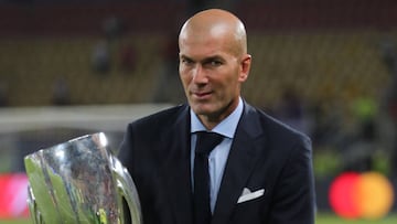 Zidane renueva por tres años, ocho millones y primas dobles