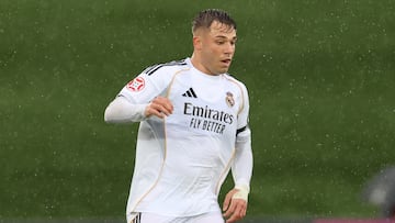 From joining the first team for the first time to chasing victories with the C team and Castilla, this weekend was nonstop chaos for one youngster.