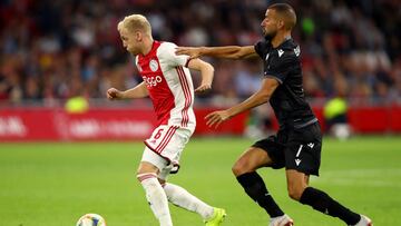 El Ajax de Van de Beek, del susto a pasar de ronda