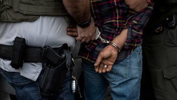 El temor a la deportación y la ausencia de clientes golpean restaurantes, mercados y tiendas latinas en ciudades clave del país.