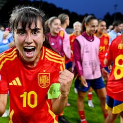 Cris Librán, jefa de La Rojita e icono de la cantera más grande de Europa