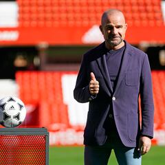 ‘Catedráticos’ para los banquillos de Segunda