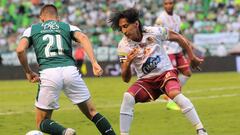 Nicol&aacute;s Benedetti ante la marca de Rafael Robayo en el partido entre Deportivo Cali y Tolima por la fecha 11 de la Liga &Aacute;guila II-2018