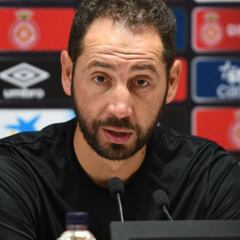 Machín descarta un marcaje a Cristiano: "Hay una dependencia mayor de Messi en el Barça"