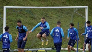 17/01/24 ENTRENAMIENTO REAL OVIEDO
REQUEXON JUGADORES REALIZANDO EJERCICIOS