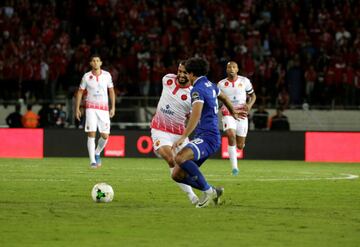 Soccer Football - CAF Champions League - Final - Wydad Casablanca vs Al Ahly Egypt - Mohammed V Stadium, Casablanca, Morocco - November 4, 2017  Al Ahly's Mohammed Eldemerdash in action with Wydad's Ismail El Haddad   