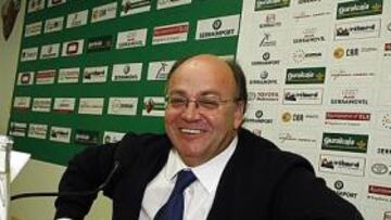 <b>DESPEDIDA. </b>Ramírez presentó su dimisión ante los medios.