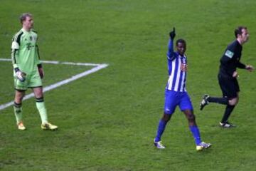 2-1. Adrian Ramos celebra el primer gol.