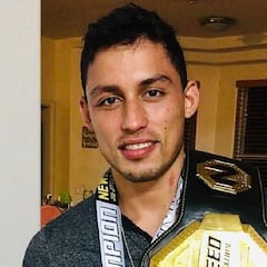 "Seré el chileno número uno en la UFC y no quiero autoridades en el carro; el país es como las h..."