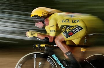 El ciclista esloveno Primoz Roglic durante una contrarreloj del Tour de Francia. 