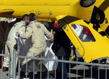 El piloto español de McLaren, Fernando Alonso, evacuado en helicóptero tras un accidente durante la cuarta tanda de entrenamientos de pretemporada del Mundial de Fórmula Uno, que se realiza en el Circuito de Cataluña.