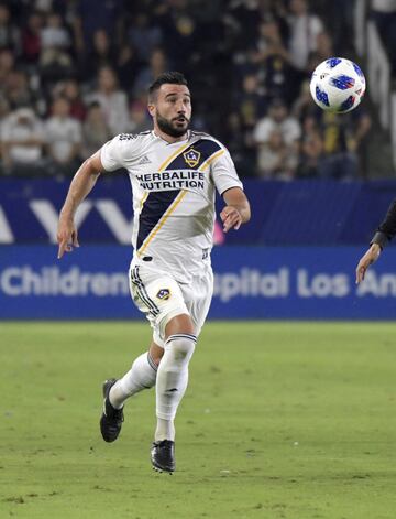 LA Galaxy, cobra 0,97 millones de euros con opción de alcanzar los  1,24 millones gracias a los bonus. 