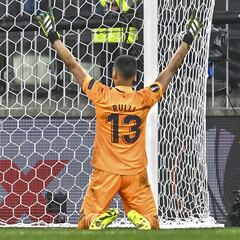 Rulli quiere volver y el Villarreal valora las opciones para ello