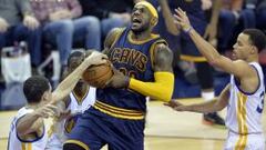 LeBron James (42) domina a los Warriors y asusta a la NBA
