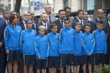 Andrés Iniesta, Josep Maria Bartomeu y Sergio Roberto. 