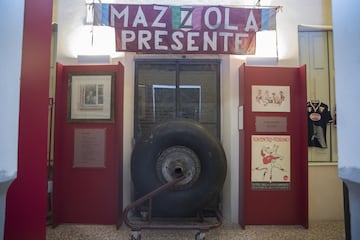 El museo del Torino está en Grugliasco, a las afueras de Turín. Es una joya y son los voluntarios los que lo mantienen en pie. Ocupa una gran mansión y en las dos plantas uno se hace a la idea de lo que es este club. 