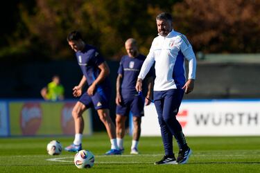 “Raspadori jugará junto a Retegui”