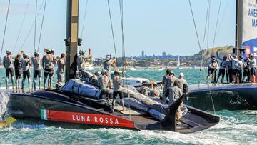 El Luna Rossa vuela y retar¨¢ al Ineos en la final de la Copa Prada