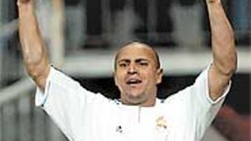 <B>DERROTAS</B>. Al perder, la gente que antes te rodeaba ahora te deja solo