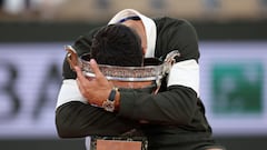 La celebración de Carlos Alcaraz tras ganar Roland Garros por segunda vez