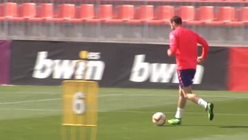 Godín ya se entrena, pero al margen de sus compañeros