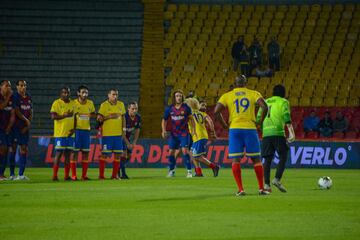 Empate a uno en El Campín entre las leyendas de Colombia y las del Barcelona. Los mejores momentos que se vivieron en Bogotá.