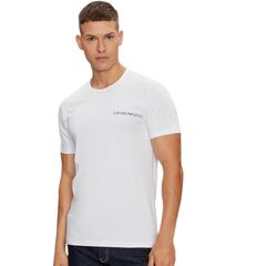 Más que básicas: las camisetas de algodón de Emporio Armani para lucir a diario